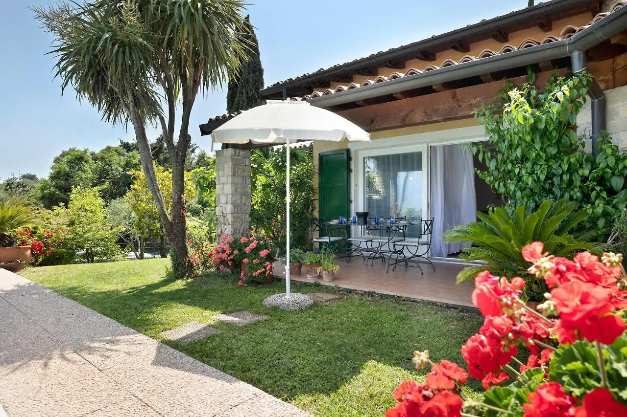 Villa Corneghe With Pool Gargnano 0*,